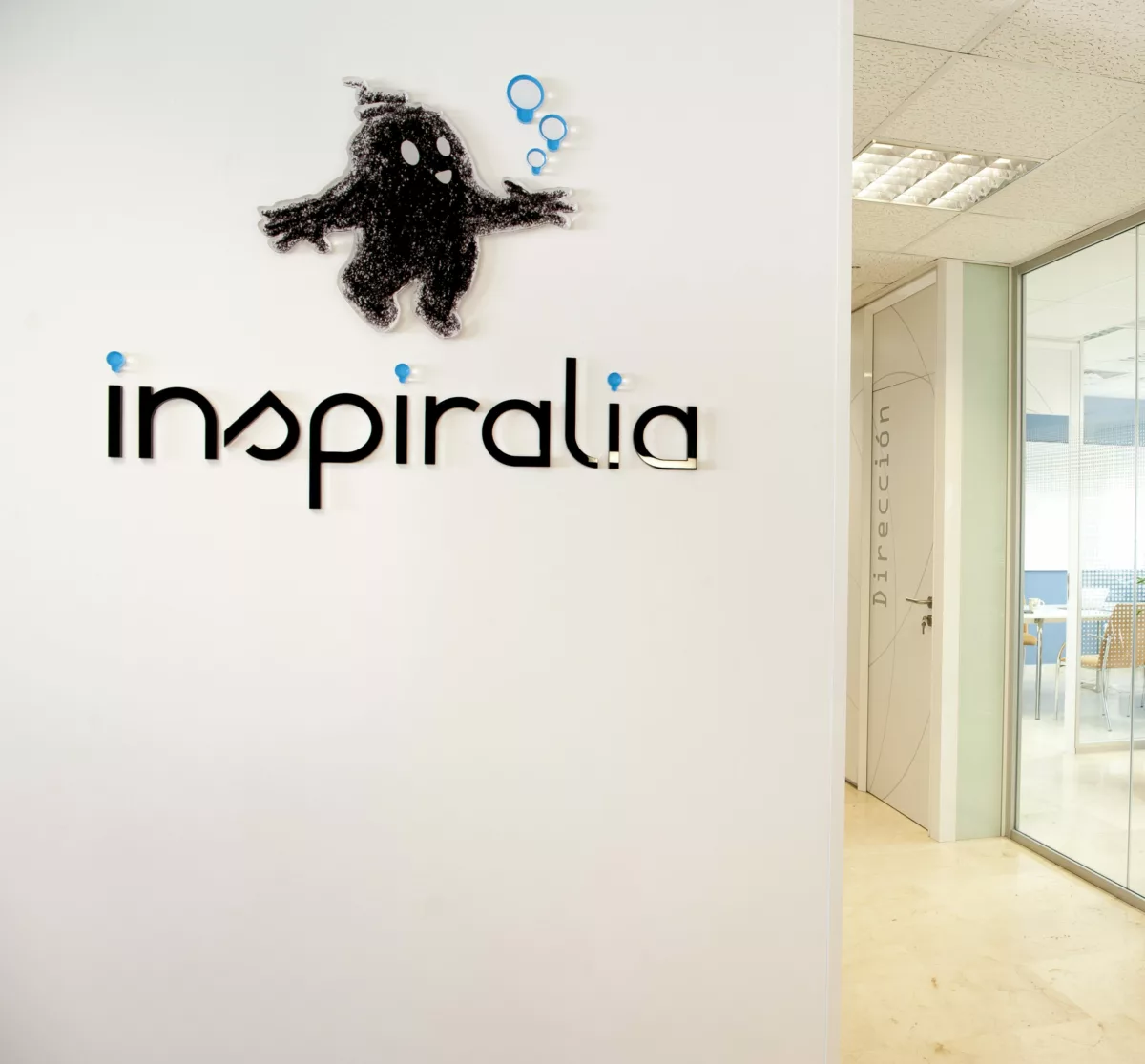 Bild von Logo und Inspiralia Büro